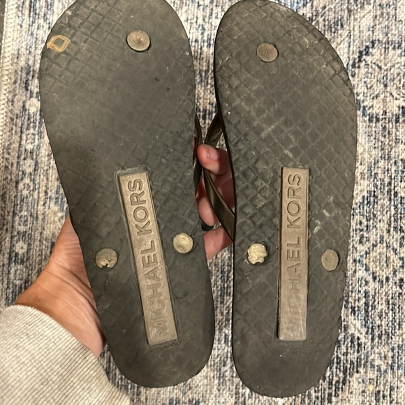 Michael Kors flip flops - Picture 2 of 2